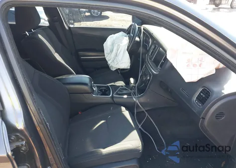 2016 Dodge Charger Sxt z USA, uszkodzony, nr VIN 2C3CDXJG8GH252076